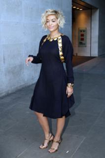 Rita Ora feet photo thumbnail