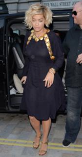 Rita Ora feet photo thumbnail