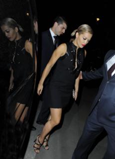 Rita Ora feet photo thumbnail