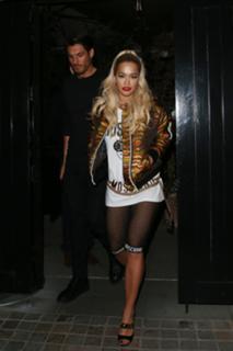 Rita Ora feet photo thumbnail