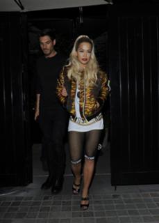Rita Ora feet photo thumbnail