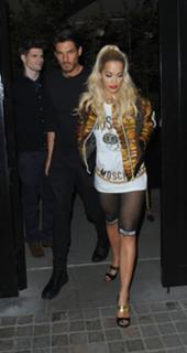 Rita Ora feet photo thumbnail