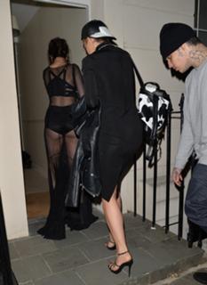 Rita Ora feet photo thumbnail