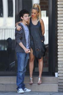 Rita Ora feet photo thumbnail