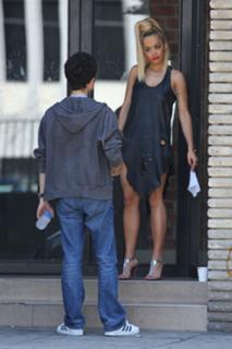 Rita Ora feet photo thumbnail