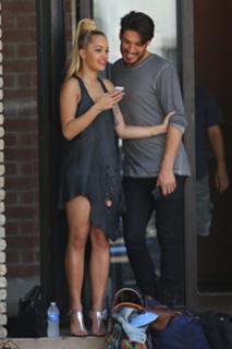 Rita Ora feet photo thumbnail