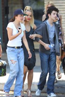 Rita Ora feet photo thumbnail
