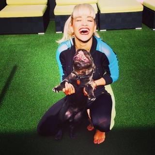 Rita Ora feet photo thumbnail