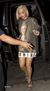 Rita Ora feet photo thumbnail