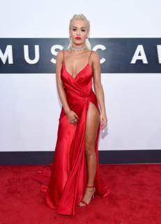 Rita Ora feet photo thumbnail