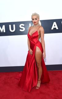 Rita Ora feet photo thumbnail