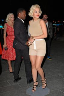 Rita Ora feet photo thumbnail