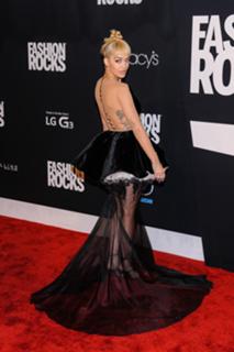 Rita Ora feet photo thumbnail