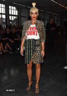 Rita Ora feet photo thumbnail