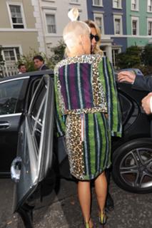 Rita Ora feet photo thumbnail