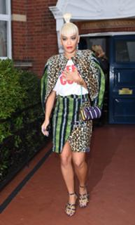 Rita Ora feet photo thumbnail