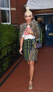 Rita Ora feet photo thumbnail