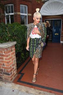 Rita Ora feet photo thumbnail