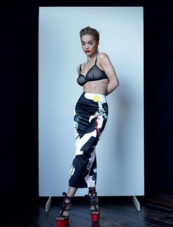 Rita Ora feet photo thumbnail