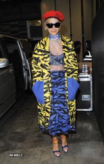 Rita Ora feet photo thumbnail