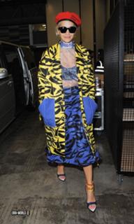 Rita Ora feet photo thumbnail