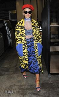 Rita Ora feet photo thumbnail