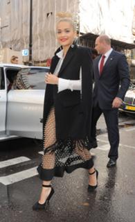Rita Ora feet photo thumbnail