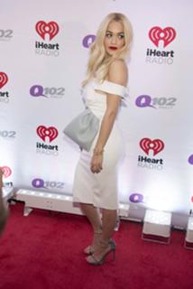 Rita Ora feet photo thumbnail
