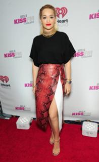 Rita Ora feet photo thumbnail