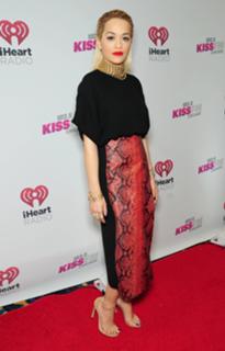 Rita Ora feet photo thumbnail
