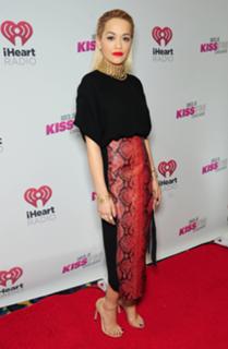 Rita Ora feet photo thumbnail