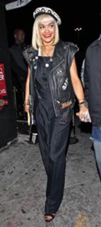 Rita Ora feet photo thumbnail