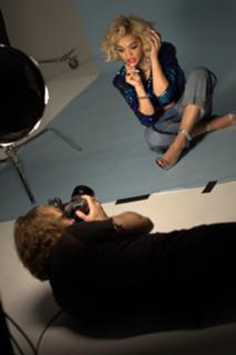 Rita Ora feet photo thumbnail