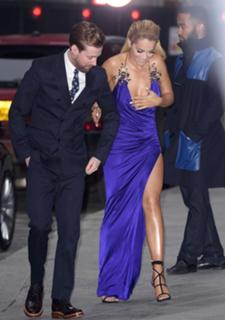 Rita Ora feet photo thumbnail