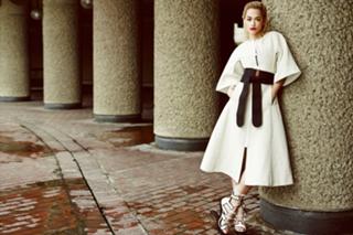 Rita Ora feet photo thumbnail