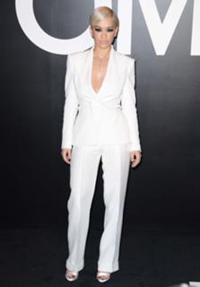 Rita Ora feet photo thumbnail