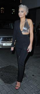 Rita Ora feet photo thumbnail