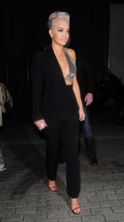 Rita Ora feet photo thumbnail