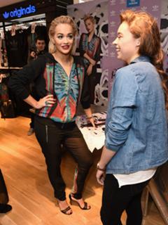 Rita Ora feet photo thumbnail
