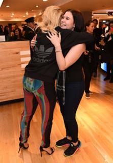 Rita Ora feet photo thumbnail