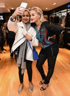 Rita Ora feet photo thumbnail