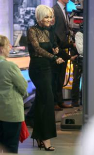 Rita Ora feet photo thumbnail
