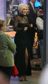 Rita Ora feet photo thumbnail