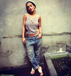 Rita Ora feet photo thumbnail