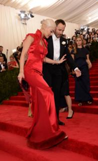 Rita Ora feet photo thumbnail