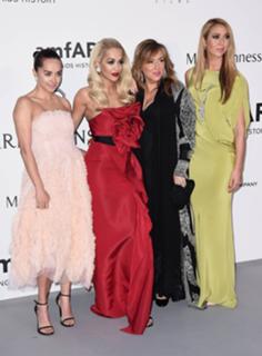 Rita Ora feet photo thumbnail