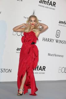 Rita Ora feet photo thumbnail