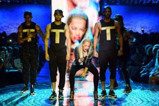 Rita Ora feet photo thumbnail