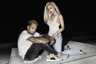 Rita Ora feet photo thumbnail