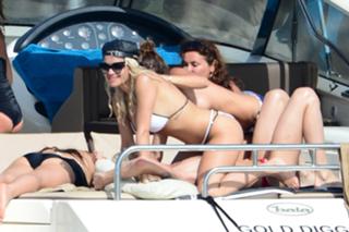 Rita Ora feet photo thumbnail